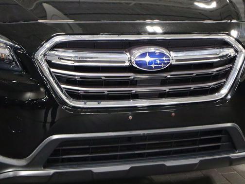 Crystal Black Silica 2019 Subaru Outback 2.5i Limited