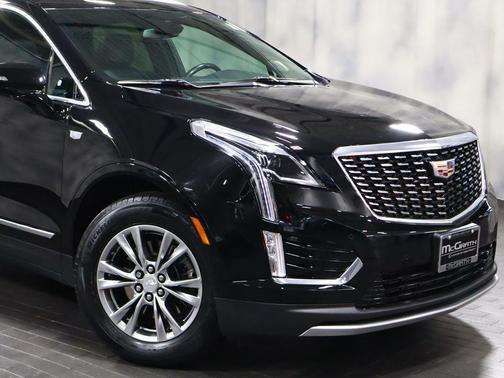 Stellar Black Metallic 2021 Cadillac XT5 Premium Luxury