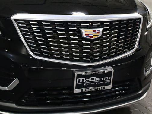 Stellar Black Metallic 2021 Cadillac XT5 Premium Luxury