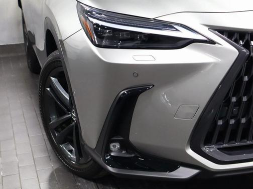 2025 Lexus NX 450h+ Luxury