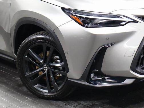 2025 Lexus NX 450h+ Luxury