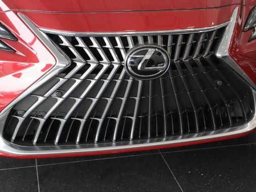 2025 Lexus ES 350 Base