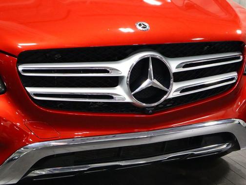 Hyacinth Red 2019 Mercedes-Benz GLC 300 4MATIC