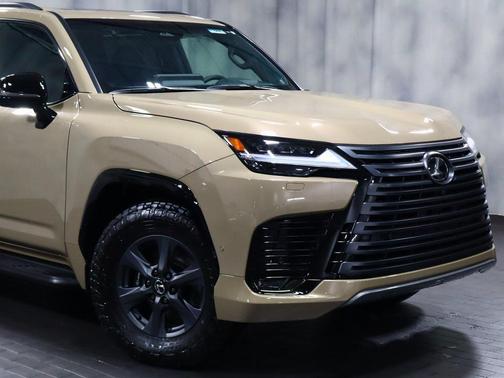 2025 Lexus LX 700h Overtrail