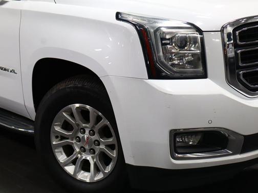 Summit White 2019 GMC Yukon XL SLT
