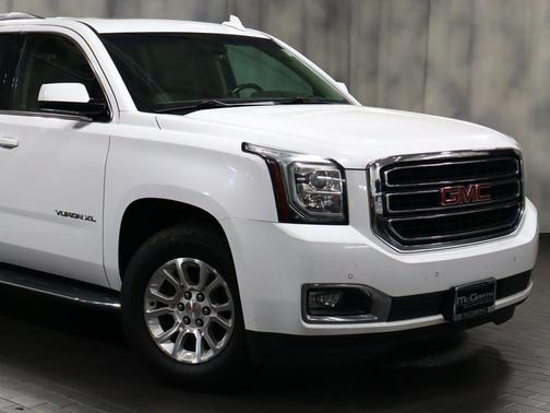Summit White 2019 GMC Yukon XL SLT