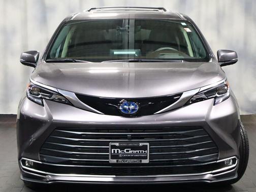 2024 Toyota Sienna Platinum 7 Passenger