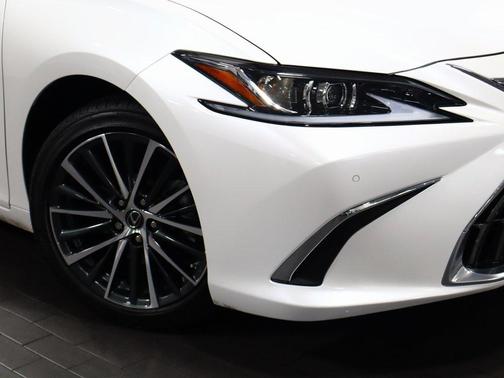 2025 Lexus ES 350 Base