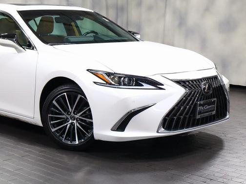 2025 Lexus ES 350 Base