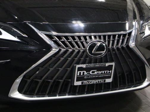 Obsidian 2022 Lexus ES 350 Base