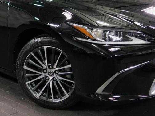 Obsidian 2022 Lexus ES 350 Base