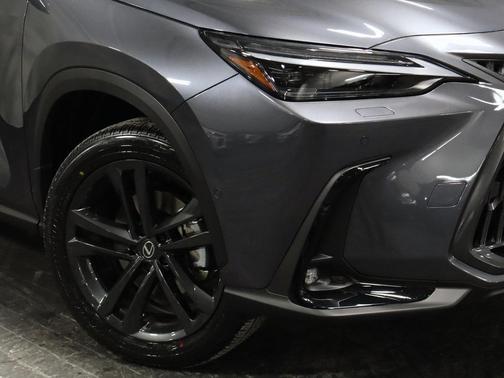 2026 Lexus NX 450h+ Luxury