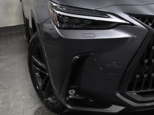 2026 Lexus NX 450h+ Luxury