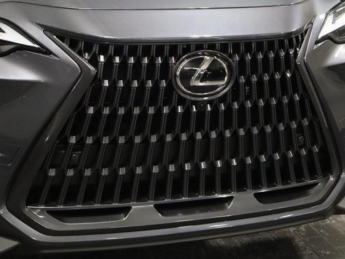 2026 Lexus NX 450h+ Luxury