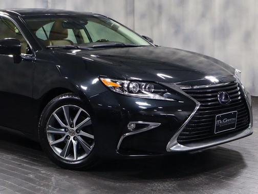 2017 Lexus ES 300h Base