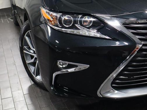 2017 Lexus ES 300h Base