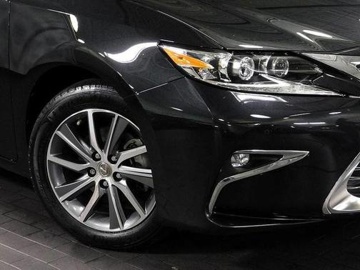 2017 Lexus ES 300h Base