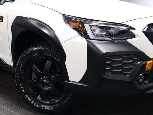 Crystal White Pearl 2024 Subaru Outback Wilderness