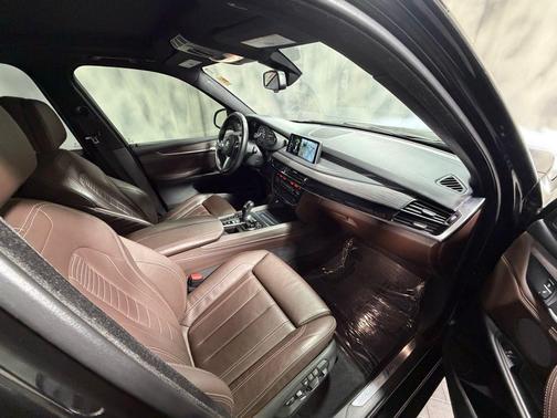 Black Sapphire Metallic 2017 BMW X5 xDrive50i