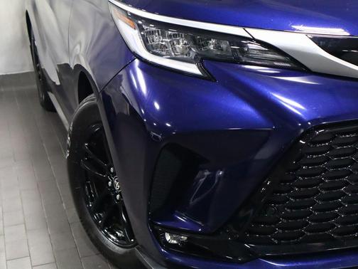 2024 Toyota Sienna XSE 7 Passenger