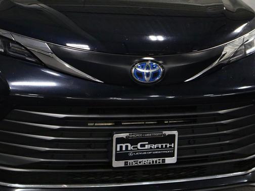 2022 Toyota Sienna XLE