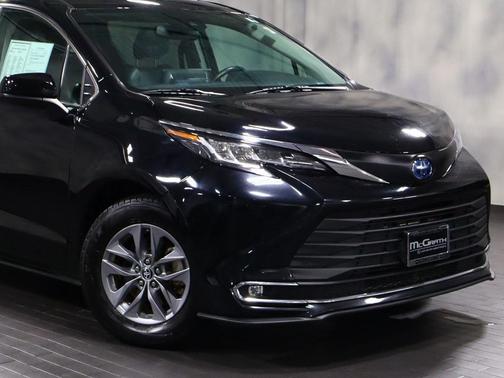 2022 Toyota Sienna XLE