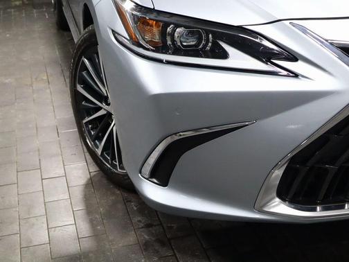 2023 Lexus ES 350 Base