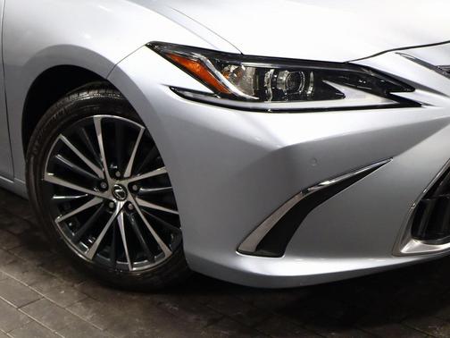 2023 Lexus ES 350 Base
