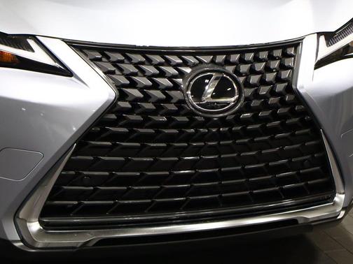 Iridium 2026 Lexus UX 300h Premium