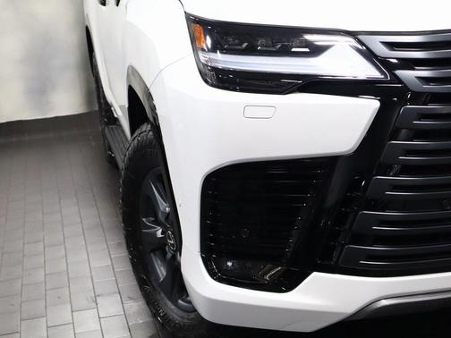 2025 Lexus LX 700h Overtrail