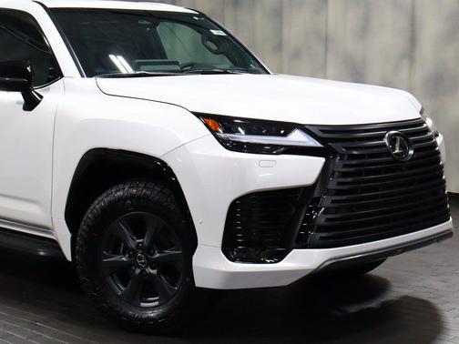 Eminent White Pearl 2025 Lexus LX 700h Overtrail
