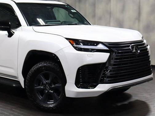 2025 Lexus LX 700h Overtrail