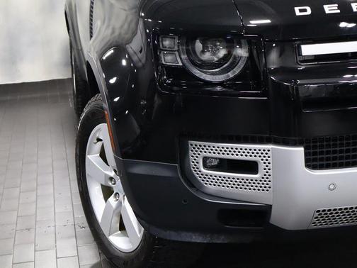 2024 Land Rover Defender 110 P300
