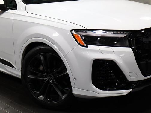 2025 Audi Q7 55 Prestige