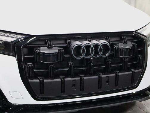 2025 Audi Q7 55 Prestige