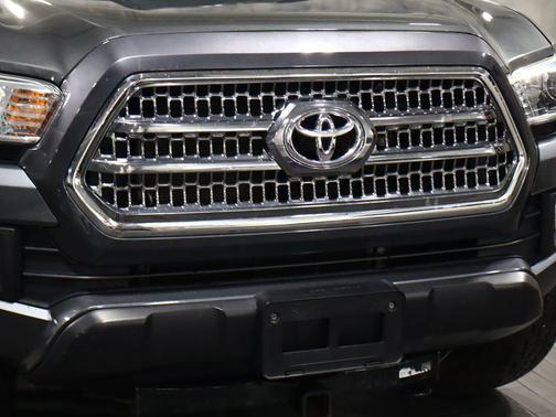 Magnetic Gray Metallic 2016 Toyota Tacoma TRD Off Road