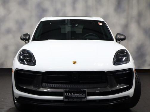 2025 Porsche Macan T