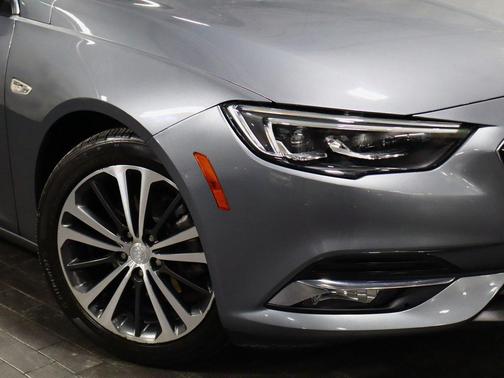 2020 Buick Regal Sportback FWD Essence