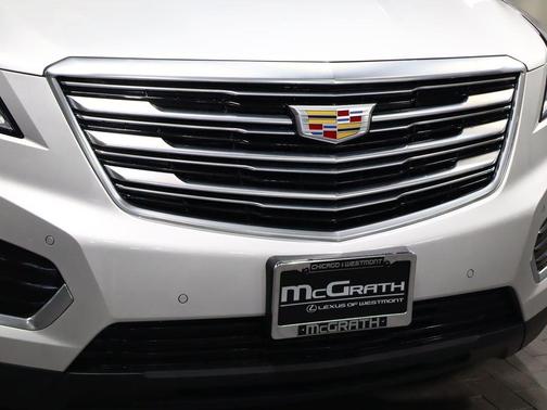 Radiant Silver Metallic 2018 Cadillac XT5 Premium Luxury