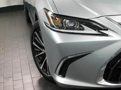 2023 Lexus ES 350 Base