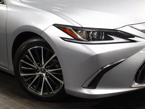 2023 Lexus ES 350 Base