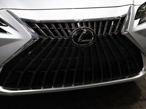 2025 Lexus ES 350 Ultra Luxury