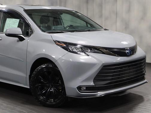 2022 Toyota Sienna XLE