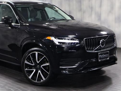 2020 Volvo XC90 T6 Momentum