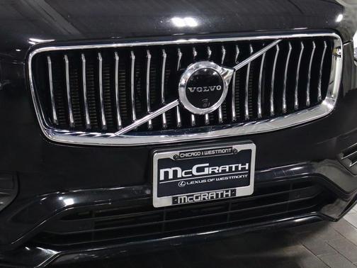 2020 Volvo XC90 T6 Momentum