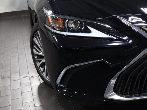 Obsidian 2019 Lexus ES 350 Base