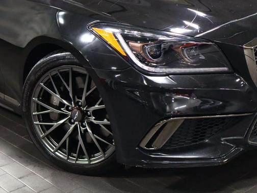 Victoria Black 2018 Genesis G80 3.3T Sport