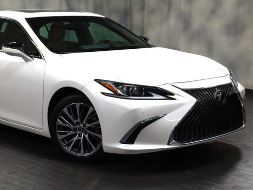 Eminent White Pearl 2019 Lexus ES 350 Luxury