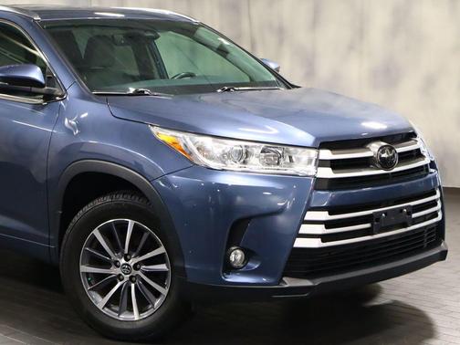 Shoreline Blue Pearl 2018 Toyota Highlander XLE