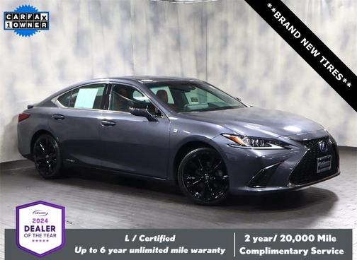 2022 Lexus ES 300h F SPORT